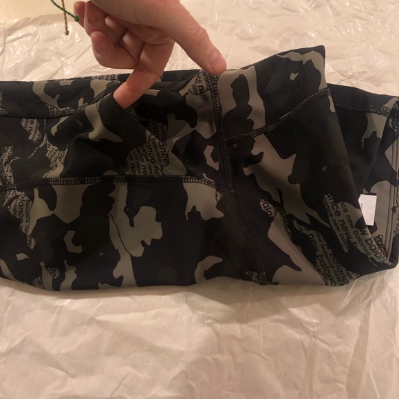 New balance camouflage leggings size small - Picture 3 of 3